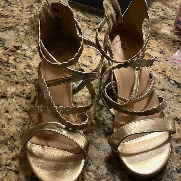 Sonoma Girls Gold Wedge Sandals, Size 6 - Picture 1 of 5